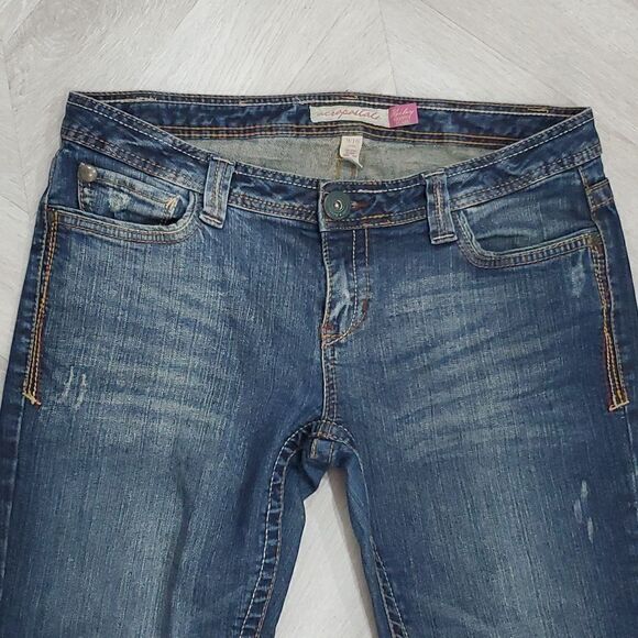 Aeropostale Women’s Hailey,  Skinny Flare Distressed Denim Jeans, Size 9/10 Long - Picture 2 of 7